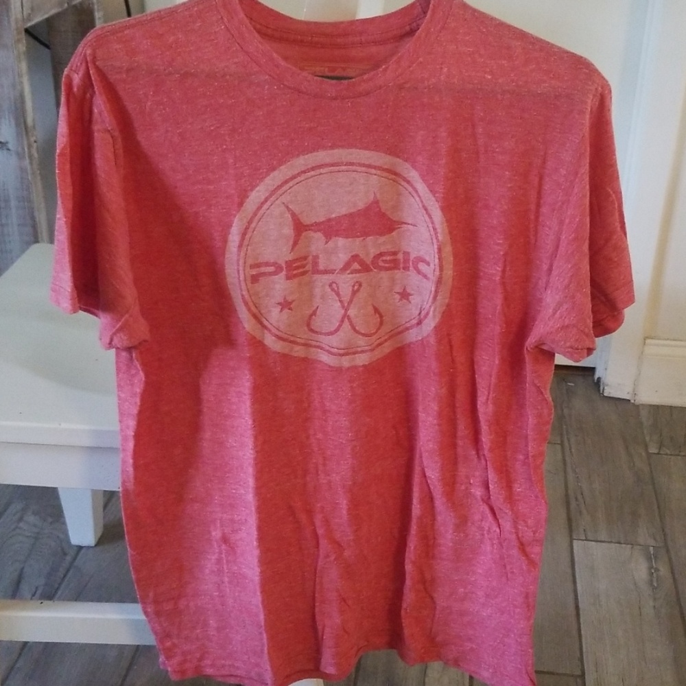 Tee shirt